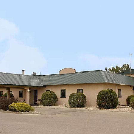 Howard Johnson By Wyndham Portage La Prairie Exterior foto