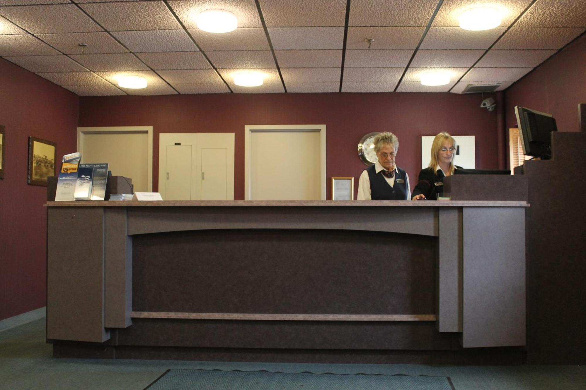 Howard Johnson By Wyndham Portage La Prairie Exterior foto